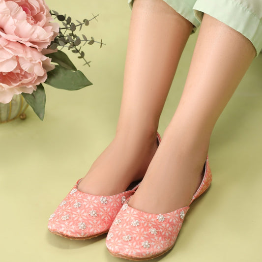 Peach Blossom – Elegant Peach & White Floral Khussas For Women