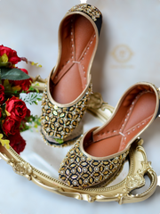 Black Jeweld Khussa: Exquisite Zardozi and Crystal Embellishments For Women