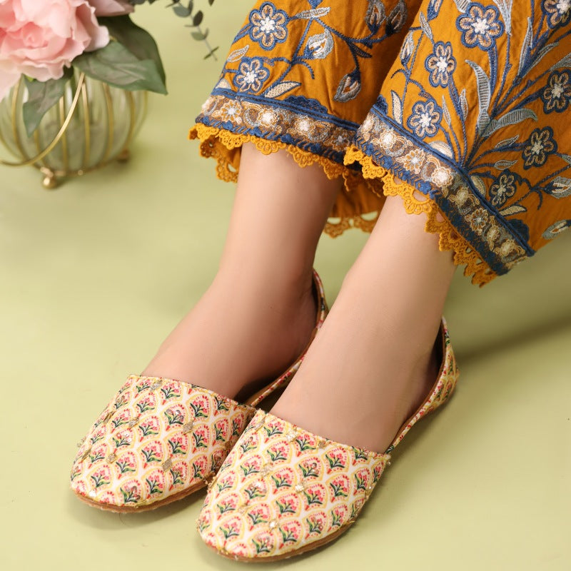 Sundus – Bright Yellow Nawabi Khussas with Floral Print For Women