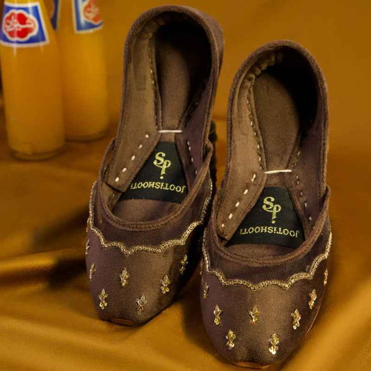 Regal Crown Velvet Khussa – Zari Detailing & Royal Elegance For Women