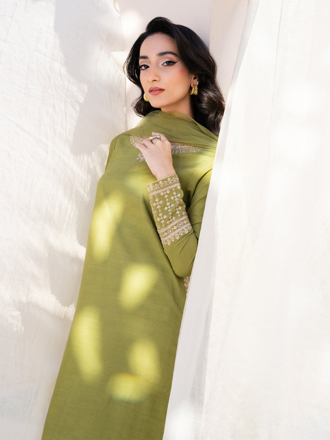Viresta – Modern Grace in Timeless Rawsilk For Women