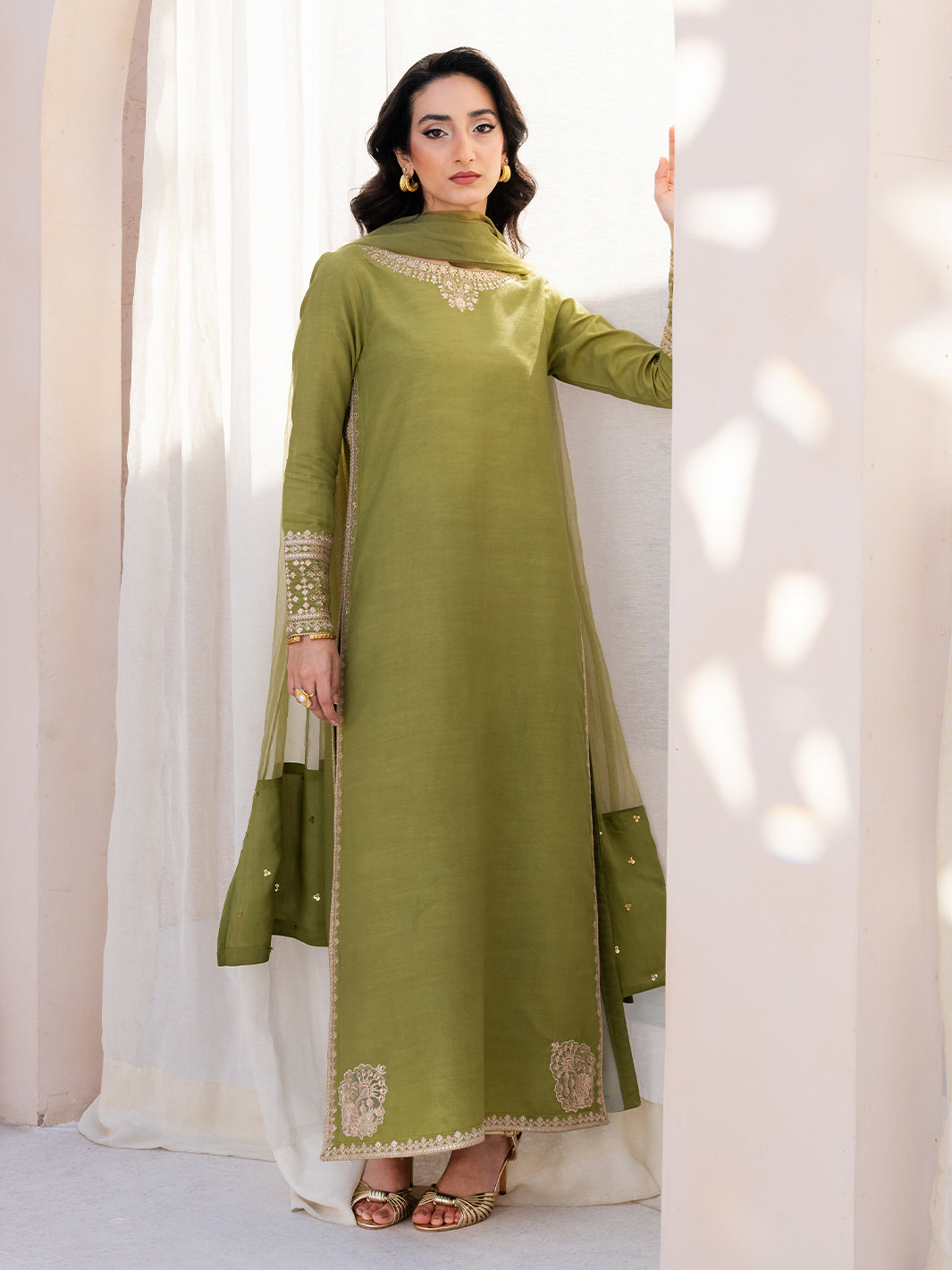 Viresta – Modern Grace in Timeless Rawsilk For Women