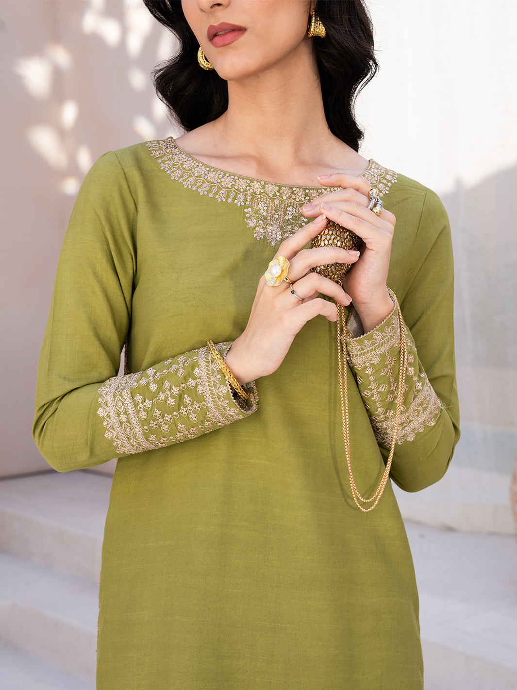 Viresta – Modern Grace in Timeless Rawsilk For Women