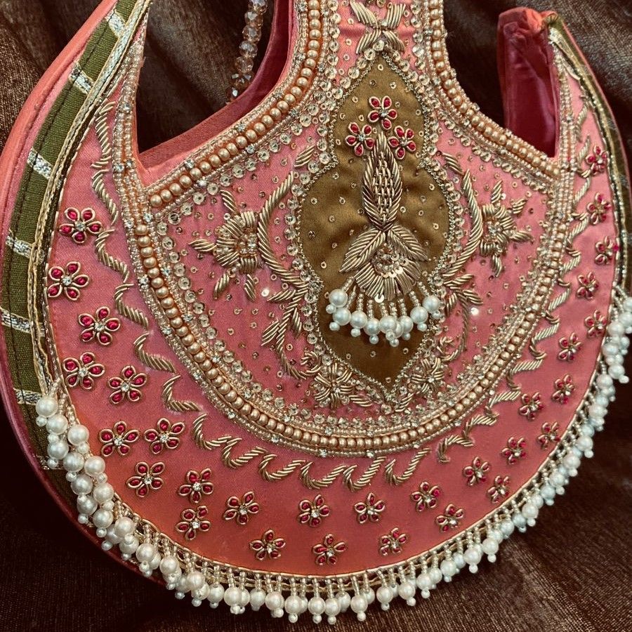 CHAAND BATWA – A Mehndi Night Essential For Bridal/Wedding