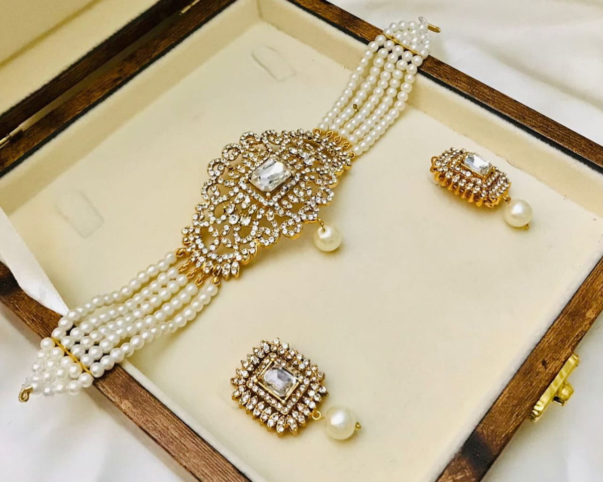 Elegant BAREEHA Matte Maroon, Dark Green, Matte Golden, Pearl, Black, And Golden Choker Set
