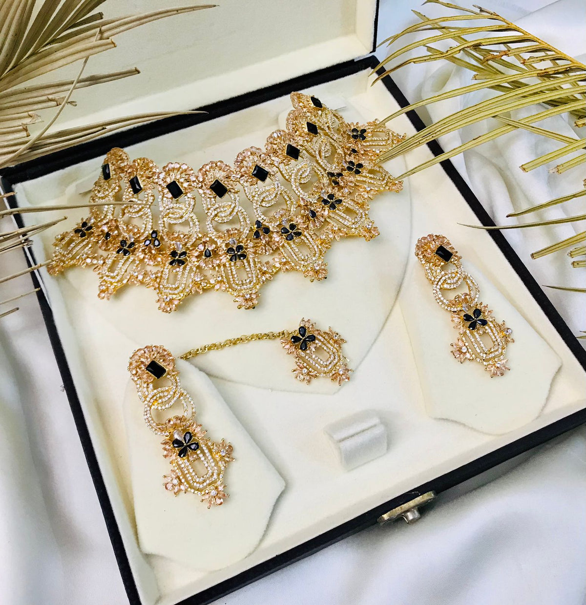 Black Gold-Plated Bridal Jewelry Set For Women