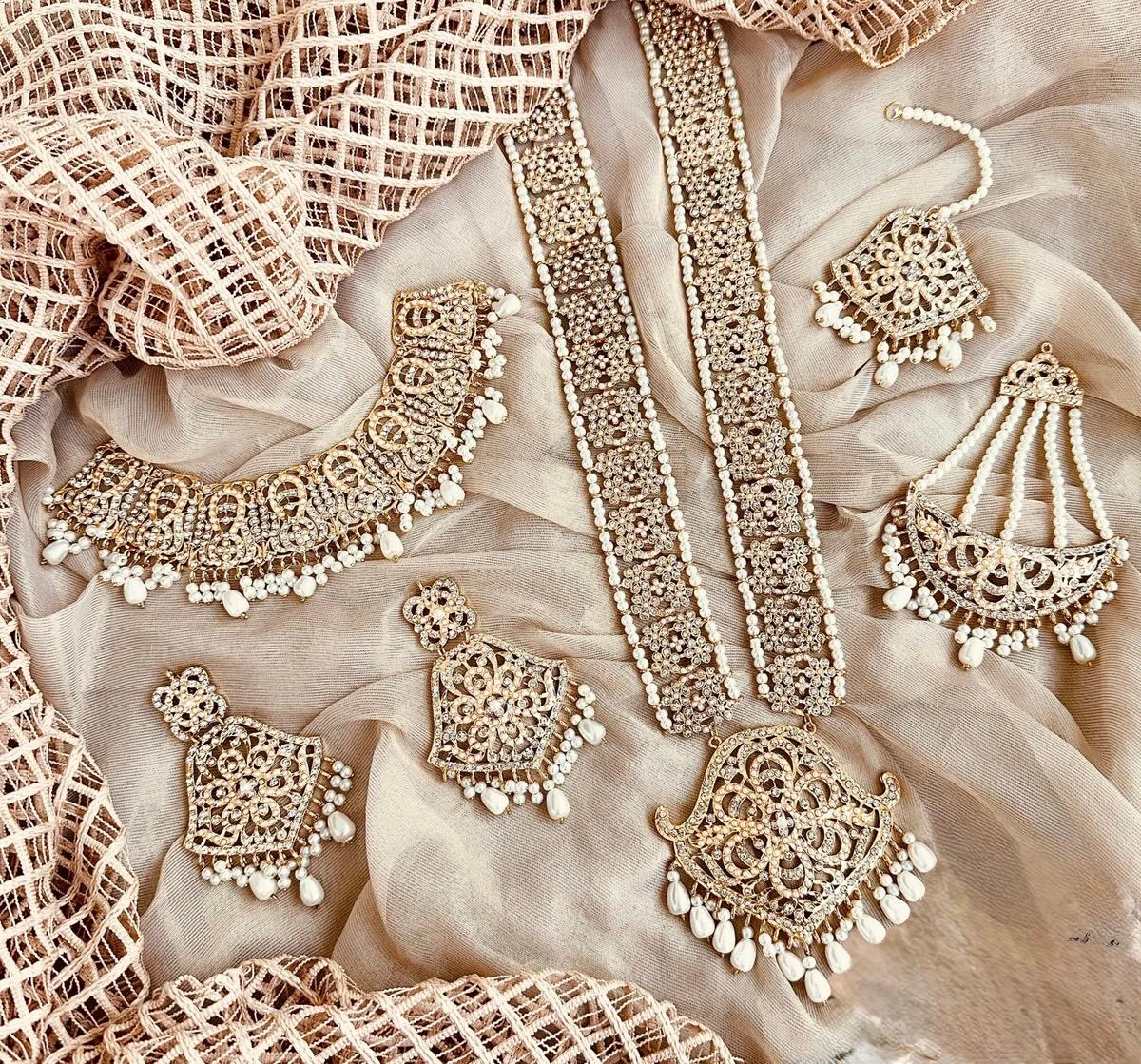 Dastoor-e-Hyderabad Royal Bridal Set For Women