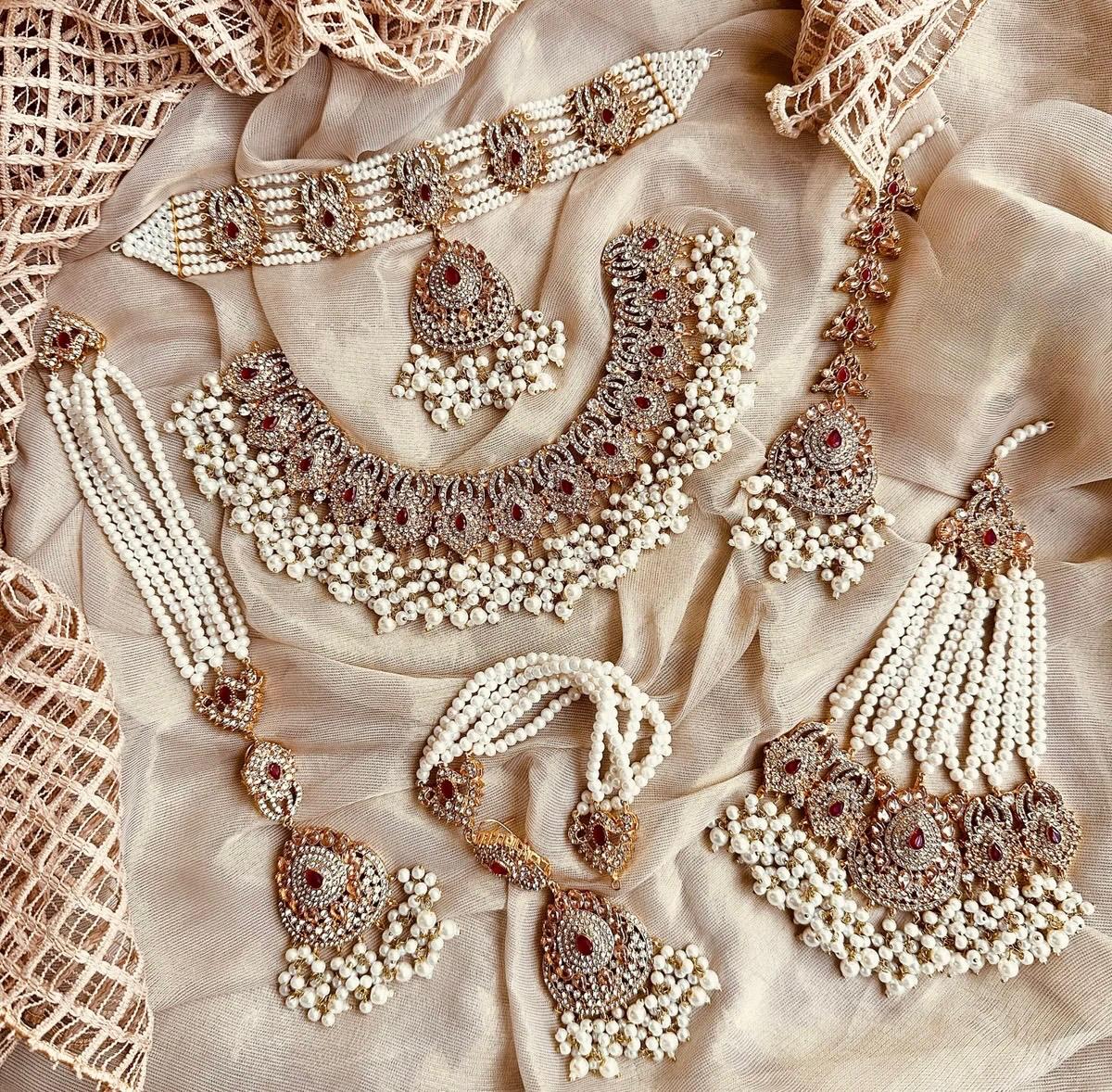 Zeenat-e-Ishq Royal Bridal Jewellery Set For Women