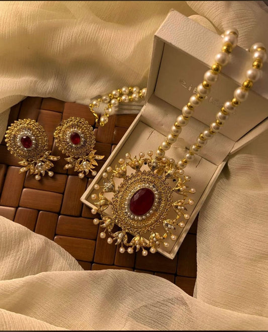 Elevate your accessory collection with the exquisite HANINA Locket Set in a rich Maroon, Black, And Green.