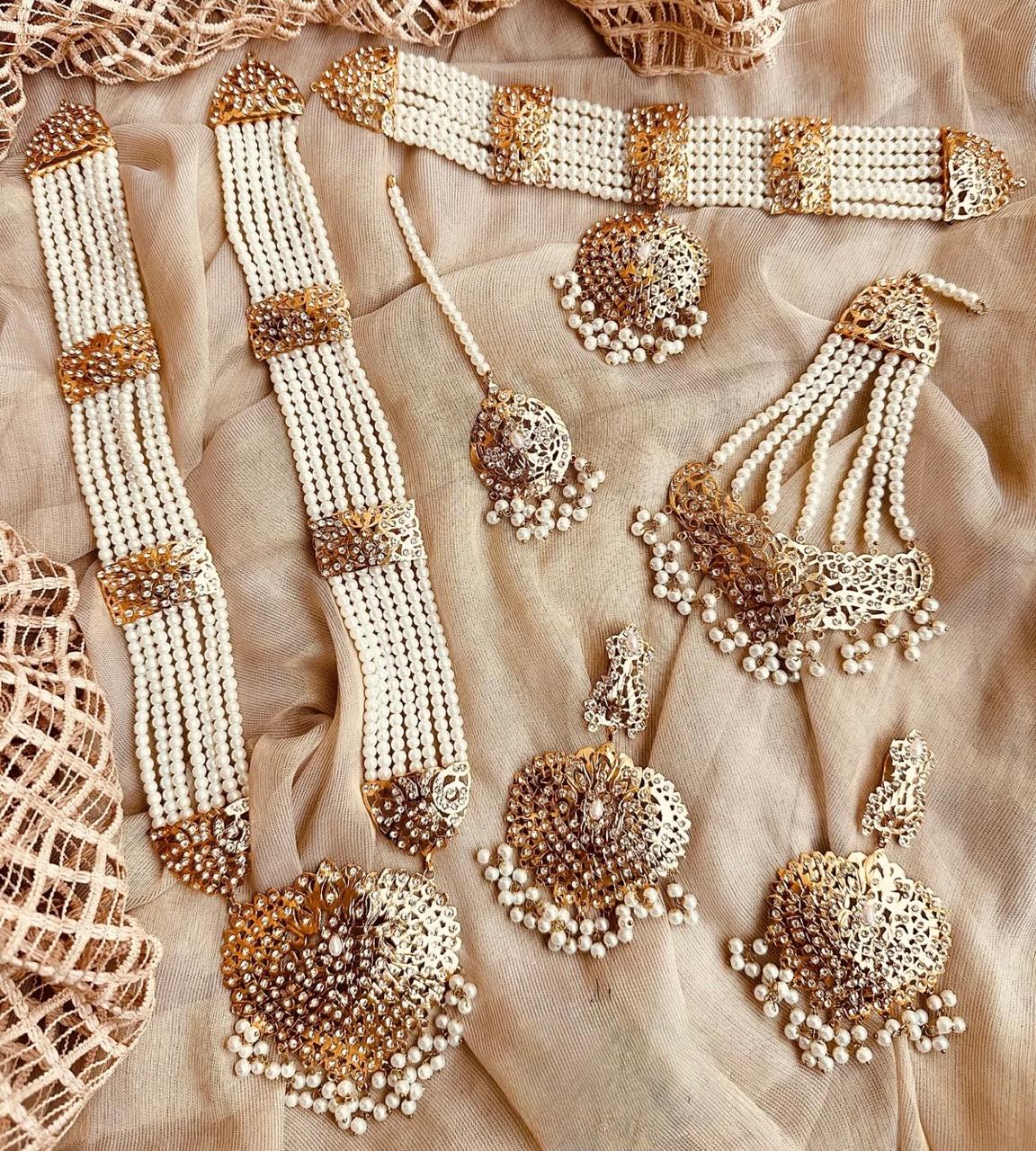 Adaab-e-Hyderabadi Royal Bridal Set For Women