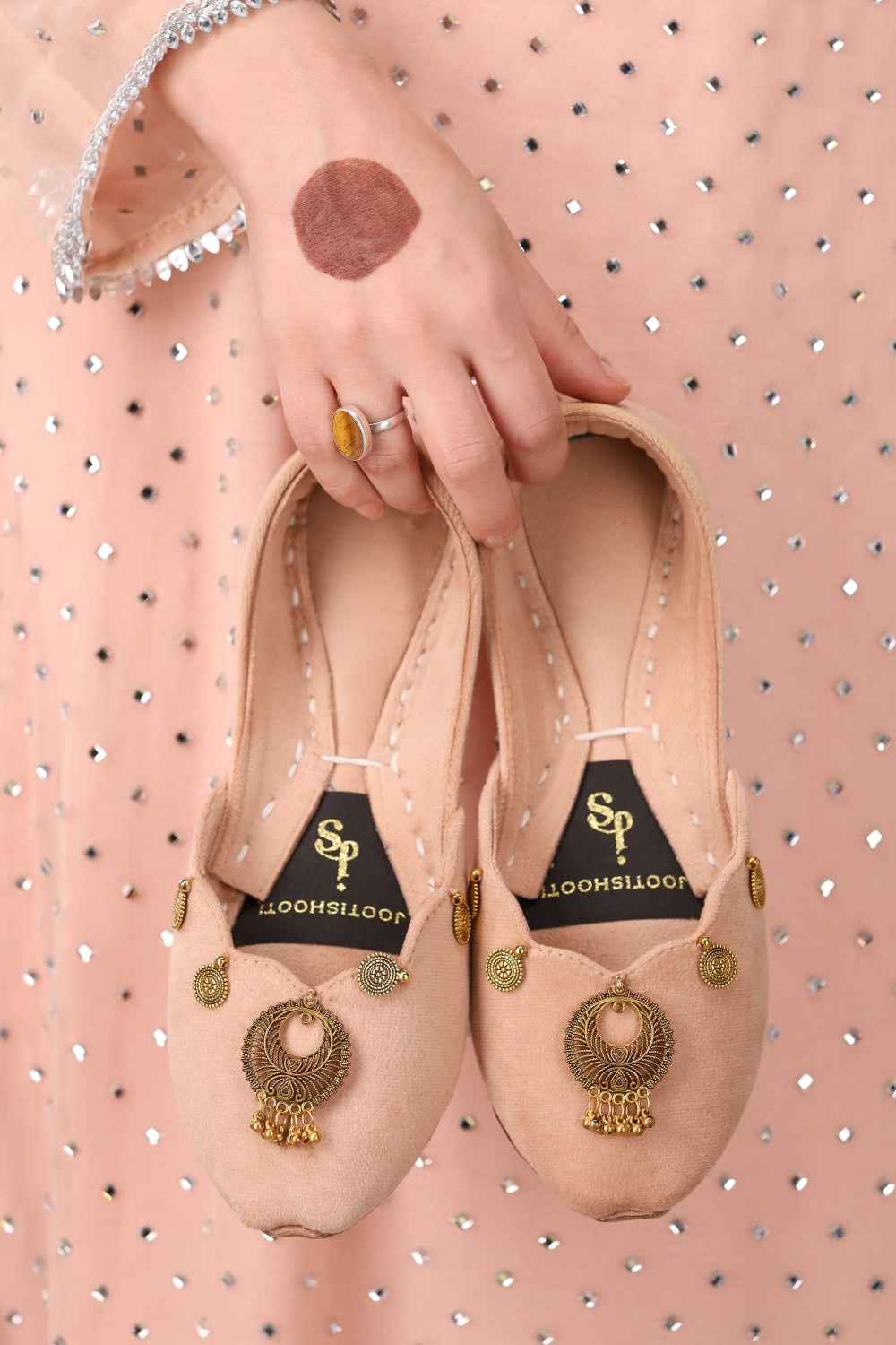 Mehvar Embellished Velvet Khussa For Women