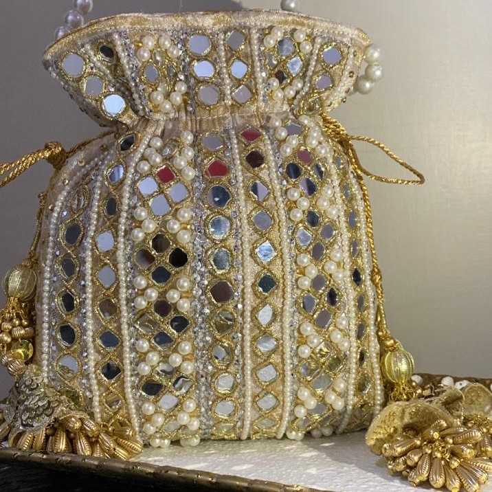 Mastani Batwa – A Royal Spell of Zardozi & Pearls For Bridal/Wedding