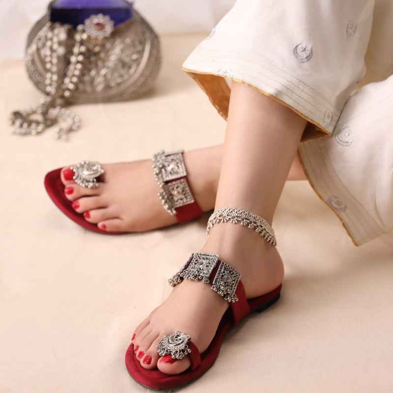 Rang-e-Gul Kolhapuri – Velvet Elegance with Silver Charm For Women