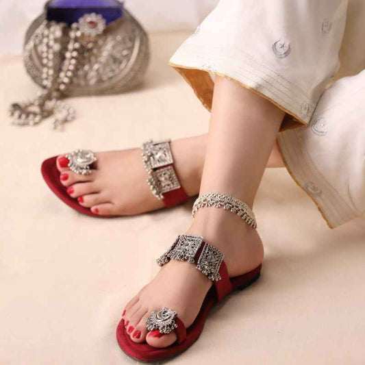 Rang-e-Gul Kolhapuri – Velvet Elegance with Silver Charm For Women