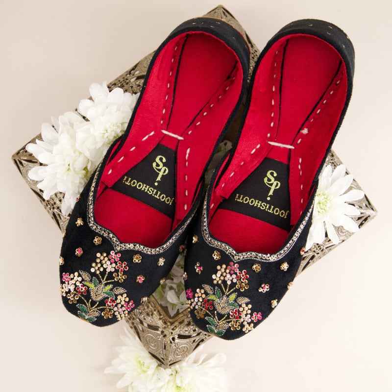 Ombre Oasis Black Handcrafted Floral Khussa For Women