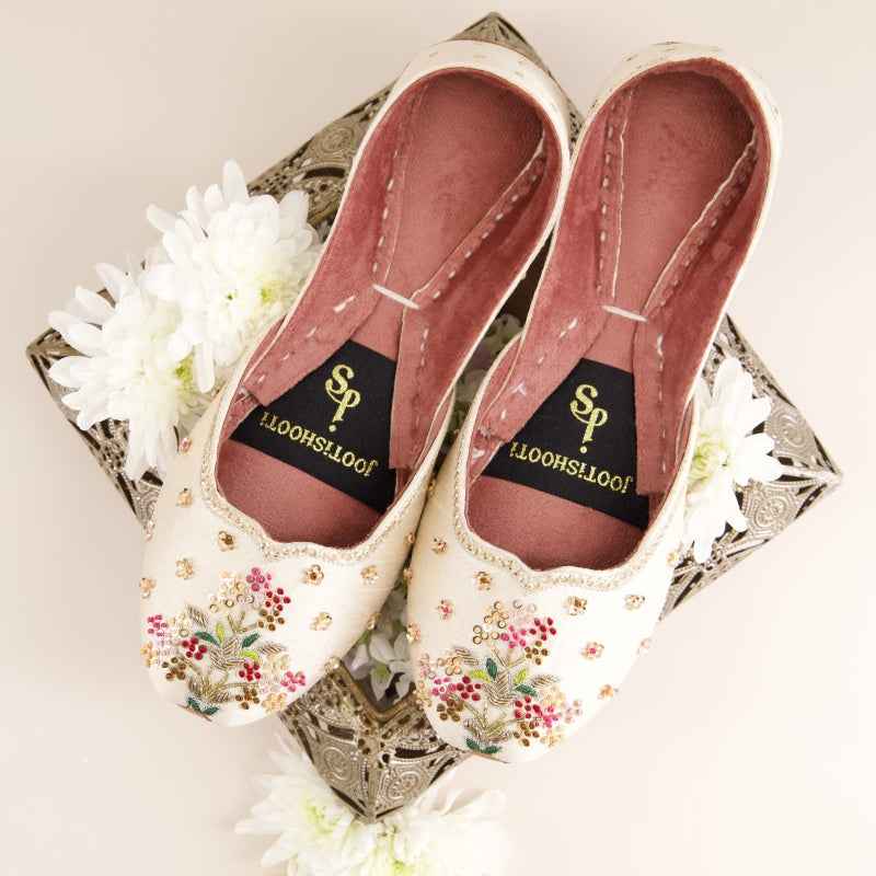 Ombre Oasis White Handcrafted Floral Khussa For Women