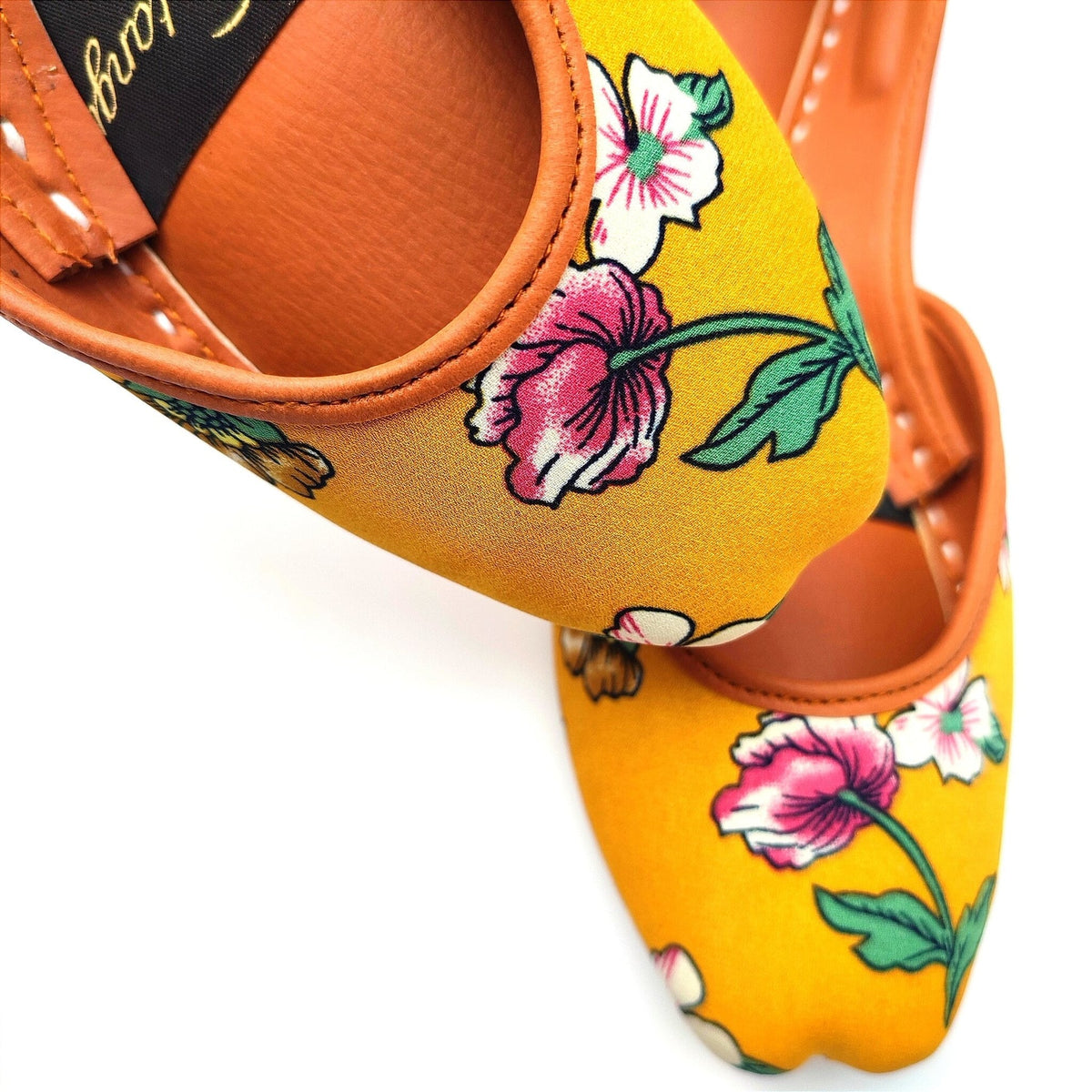 Yellow Lily Casual Khussa For Women